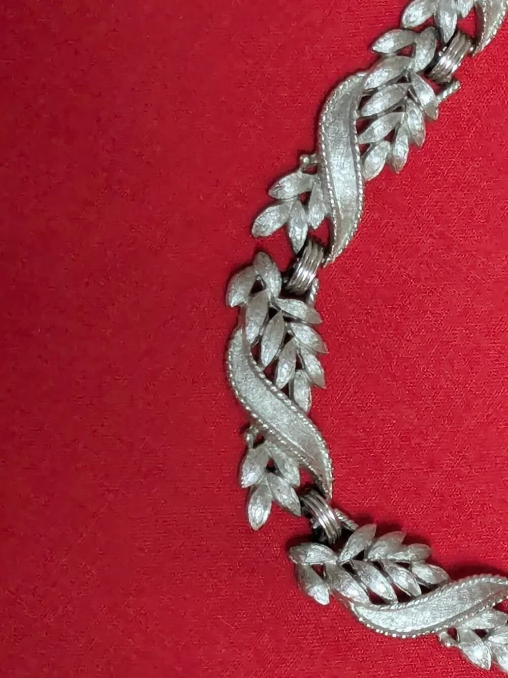 Vintage Signed TRIFARI Silver Tone Leaf Necklace Brushed Texture Mid-Century